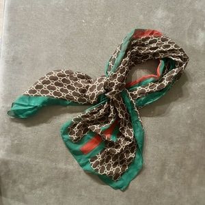 Gucci vintage 100 silk scarf